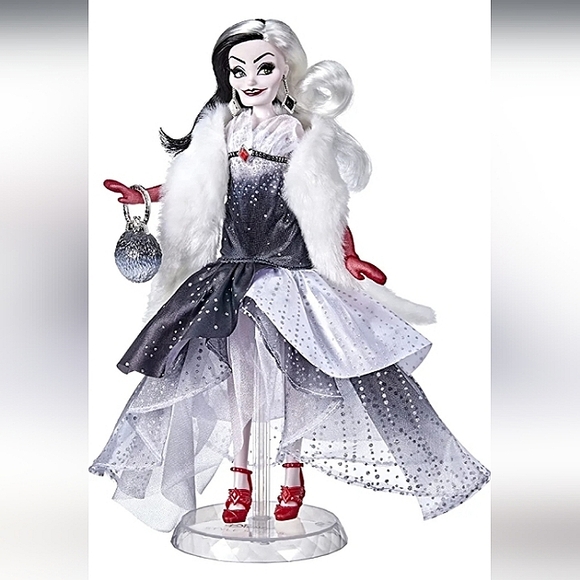 ☆NWT/NIB☆Disney Villains Collection☆CRUELLA DE VIL contemporary Disney Doll☆ - Picture 3 of 15